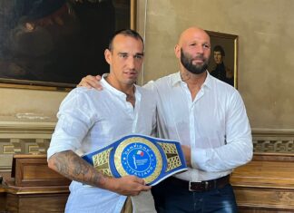 Piombino, piazza Bovio ring del campionato italiano boxe