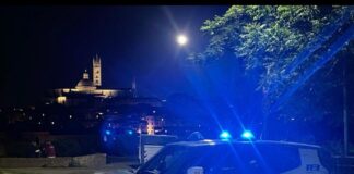 Firenze, spaccata notturna a bordo di uno scooter rubato: due cittadini bulgari in cella