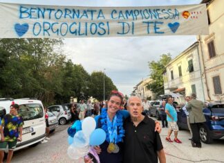 Stagno abbraccia la sua super campionessa del mondo