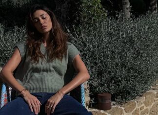 Belen in Toscana per il suo brand. Stefano De Martino baby sitter a casa