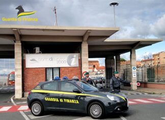 Livorno, sequestrati 208 kg cocaina in container banane