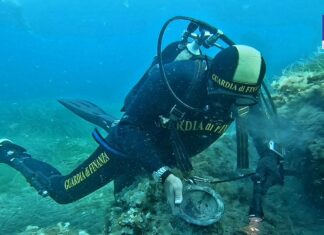 Livorno, recuperati in mare manufatti terracotta XIII secolo