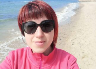 Arezzo, muore a 34 anni travolta da camper davanti al figlio