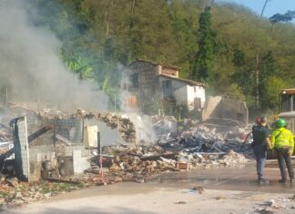 Lucca, morti marito e moglie nell’esplosione. Nato bimbo donna salvata