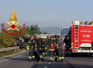 Marcena, tir si ribalta. Muore una donna di 41 anni