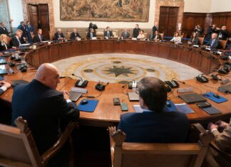 Piombino, rigassificatore: Cingolani rimane come advisor energia