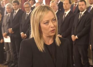 Giorgia Meloni, giuramento al Quirinale con la piccola Ginevra