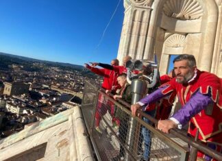 Firenze, il sogno del piccolo Brando. Sulla Cupola in braccio ai Rossi