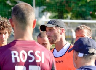 Il tecnico del Livorno prima esonerato poi richiamato