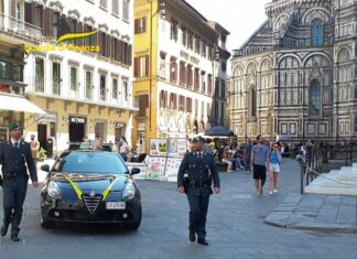 Firenze, traffico internazionale droga. Dieci arresti