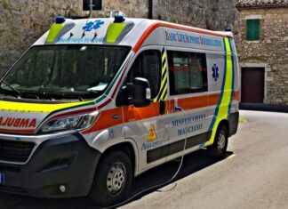 Manciano, nasconde la quinta gravidanza. Bimbo nato morto in ambulanza