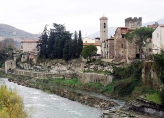Subbiano, litiga col vicino e lo accoltella. In manette per tentato omicidio Tentato omicidio a Subbiano. Un uomo accoltellato dal vicino di casa