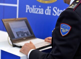 Firenze, attacco informatico milionario a banca. Denunciate 35 persone La Polizia di Stato ha denunciato 35 persone per aver sottratto importo milionario a nota banca italiana