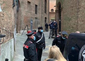 Morte David Rossi, indagato ex comandante carabinieri Siena L'ex comandante carabinieri di Siena Pasquale Aglieco accusato di false dichiarazioni su morte capo comunicazione Mps