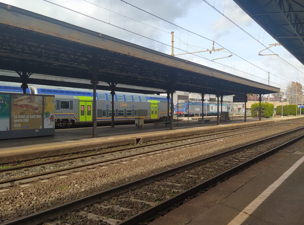 Traffico ferroviario in tilt in Toscana. Guasti tecnici, ritardi, cancellazioni treni
