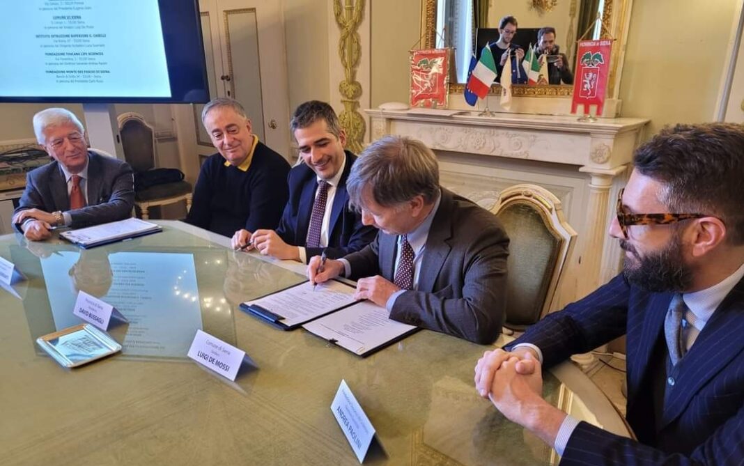 Il sindaco di Siena Luigi De Mossi firma il protocollo d'intesa per il nuovo polo scolastico Biotecnologie