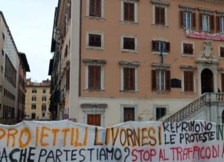 Livorno, proiettili contro manifestanti in Iran. Amnesty: “Stop export” Presidio di protesta davanti al Comune di Livorno e davanti all'azienda Cheddite