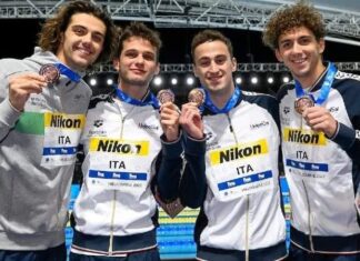 Melbourne 2022, Ciampi e Razzetti bronzo mondiale 4×200 I fantastici quattro azzurri bronzo nella 4x200 ai mondiali di nuoto in Australia