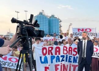 Rigassificatore Piombino, Tar respinge richiesta sospensiva Il sindaco di Piombino Francesco Ferrari