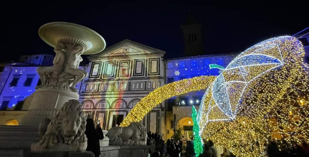 Tanti turisti in Toscana per le festività. Nella foto, Empoli città del Natale