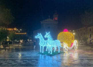 Capodanno 2023, cenone a casa per il 65% dei toscani Festeggiamenti a casa per la maggior parte dei toscani. Nella foto, Marina di Carrara
