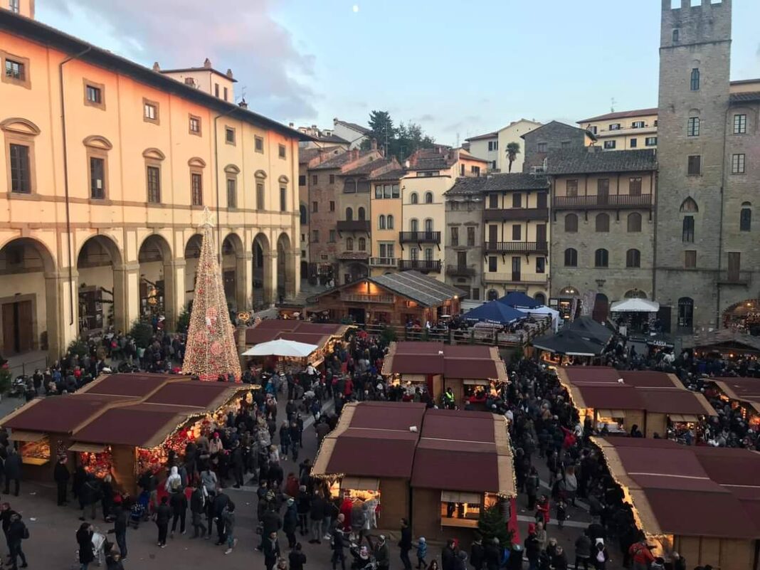 Il Comune di Arezzo vieta botti e fuochi d'artificio in centro storico