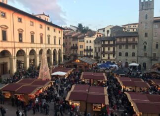 Capodanno 2023, Arezzo e Pisa vietano botti in centro storico Il Comune di Arezzo vieta botti e fuochi d'artificio in centro storico