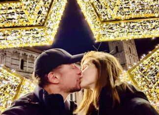 Stefano Accorsi festeggia il Capodanno in Toscana Stefano Accorsi festeggia il 2023 a Lucca con la moglie Bianca