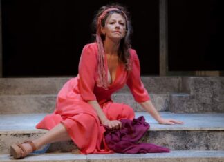 Amanda Sandrelli è ‘Lisistrata’ al Teatro Goldoni di Livorno Amanda Sandrelli in tournée nei teatri di tutta Italia con 'Lisistrata'
