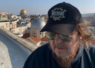 Massa, Zucchero condannato a risarcire l’ex amico Zucchero condannato dal Tribunale di Massa a risarcire 37mila euro all'ex amico