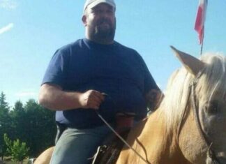 Villafranca, madre e figlio muoiono a poche ore di distanza Matteo Veroni, 45 anni, morto a Villafranca, Massa Carrara, poche ore prima della madre