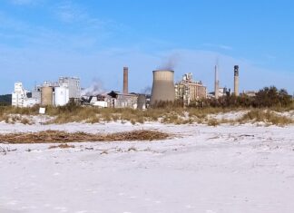 Rosignano, Cassazione conferma condanna Solvay. Danni da amianto Lo stabilimento della multinazionale Solvay a Rosignano Solvay