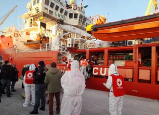 Tutto pronto a Carrara per lo sbarco di Ocean Viking Ocean Viking arrivata nel porto di Carrara