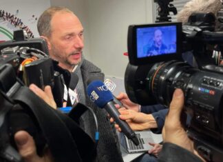 Porte aperte al Pd. ‘A te la chiave’ nella sede dem Toscana Porte aperte al Pd. 'A te la chiave' nella sede dem Toscana