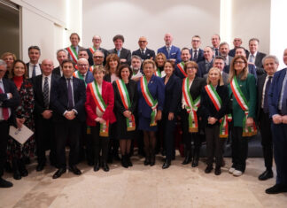 Forte dei Marmi con sindaci balneari da ministro Santanchè L'incontro dei sindaci con il ministro Daniela Santanchè