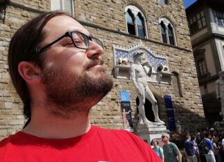 Prof bestemmia via social. Sospeso da insegnamento Filippo Zolesi