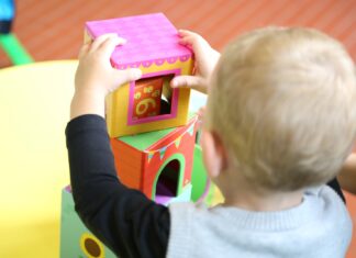 Asili nido gratis in Toscana. Giani presenta il progetto Asili nido gratis