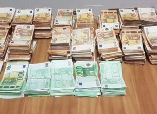 Banca clandestina a Firenze con filiale a Prato. Due arresti Banca clandestina a Firenze con filiale a Prato. Due arresti