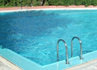 Piscine agriturismi Siena, acqua vietata in estate 2023 piscina