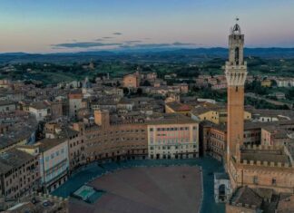 Siena prima città d’arte in Italia certificata turismo sostenibile Un'immagine di Siena dall'alto