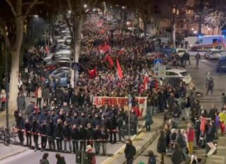 Manifestazione 4 marzo a Firenze, migliaia di persone in piazza Manifestazione 4 marzo a Firenze, migliaia di persone in piazza
