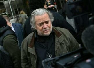 Bannon e l’Italia, nel 2018 voleva l’abbazia di Trisulti per farne la scuola dei leader sovranisti