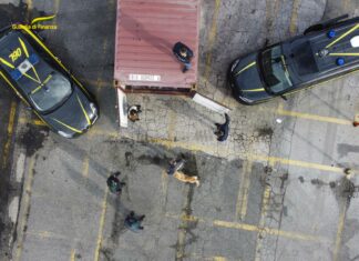Porto di Livorno, 53 kg di cocaina pura nel container. Tre arresti Guardia di Finanza Livorno
