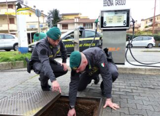 Maxi frode fiscale, operazioni inesistenti per 30 milioni Guardia di Finanza Prato