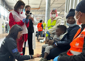 Migranti, adulti e bambini di Life Support in centri toscani Life Support Marina di Carrara