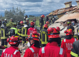 Scoppia bombola del gas, salvate sei persone. Un morto Vigili del Fuoco Montecarlo esplosione
