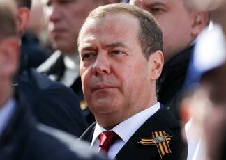 Ucraina, Medvedev: “Zelensky non era obiettivo attacco Odessa, peccato”