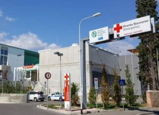 Clochard accoltellato a Firenze. E’ gravissimo Clochard accoltellato a Firenze. E' gravissimo