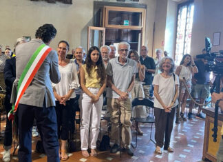 Francesco Nuti, il lungo applauso del Consiglio Comunale di Prato Francesco Nuti, il lungo applauso del Consiglio Comunale di Prato