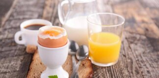 La colazione può aiutare il cuore, i cibi utili e quanto bisogna mangiare